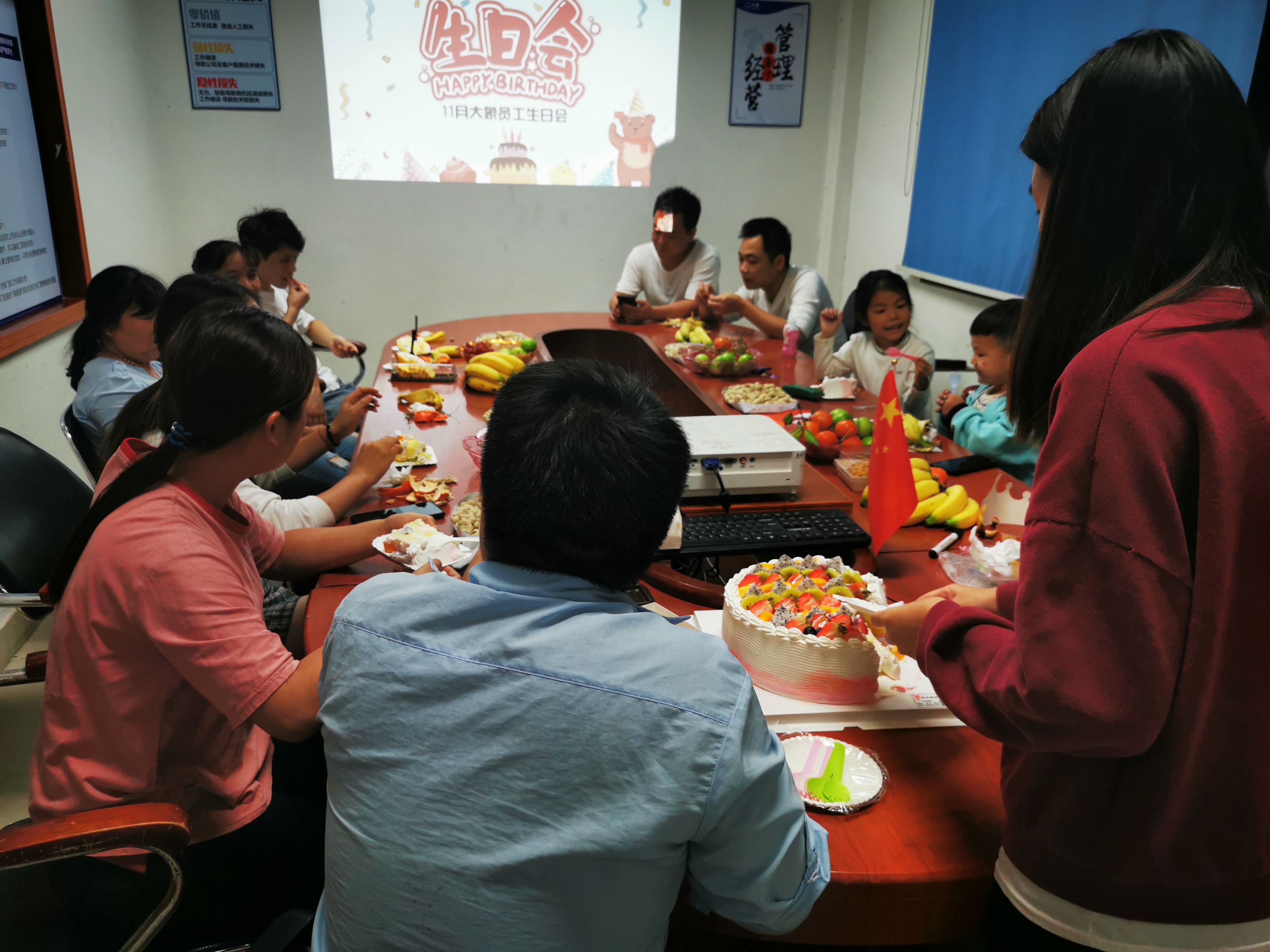 镜头膜生产工厂