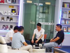 深圳客户来访大象电子热弯保护膜OEM厂家